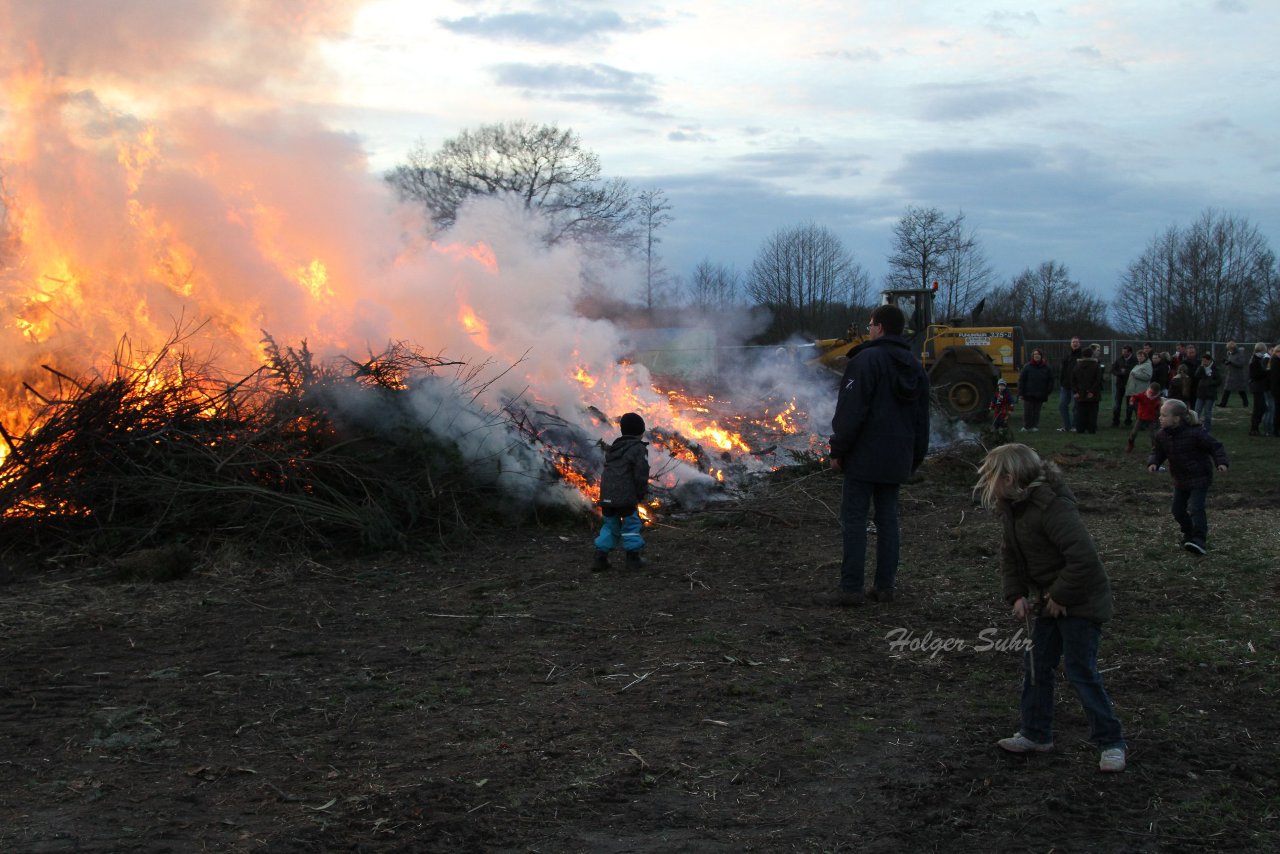 Bild 30 - Osterfeuer 2012